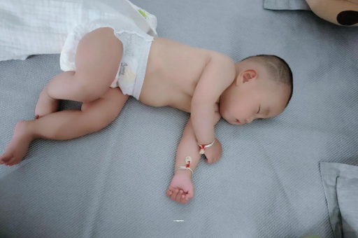 锦州几个月宝宝会抬头